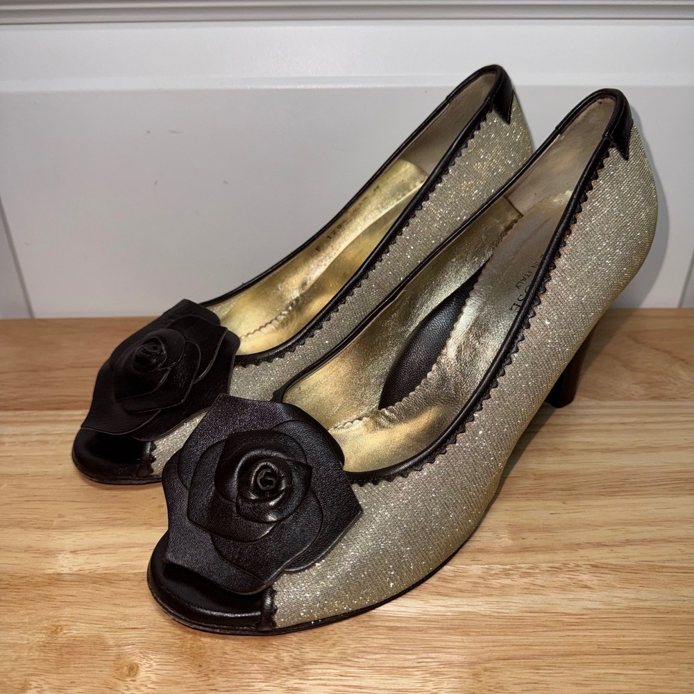Taryn Rose Camri T-Weave Chocolate Gold Leather Rosette Peep Toe Pumps 41.5